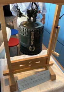 平和の鐘のミニチュア