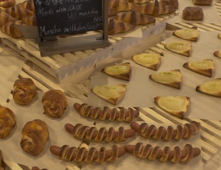 adex ベーカリー&カフェの焼き立てパン