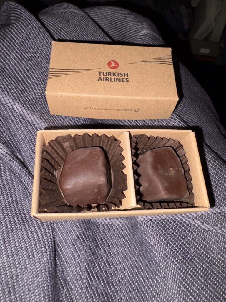 着陸前にもらったチョコレート(ターキッシュエアラインズ ビジネスクラス)